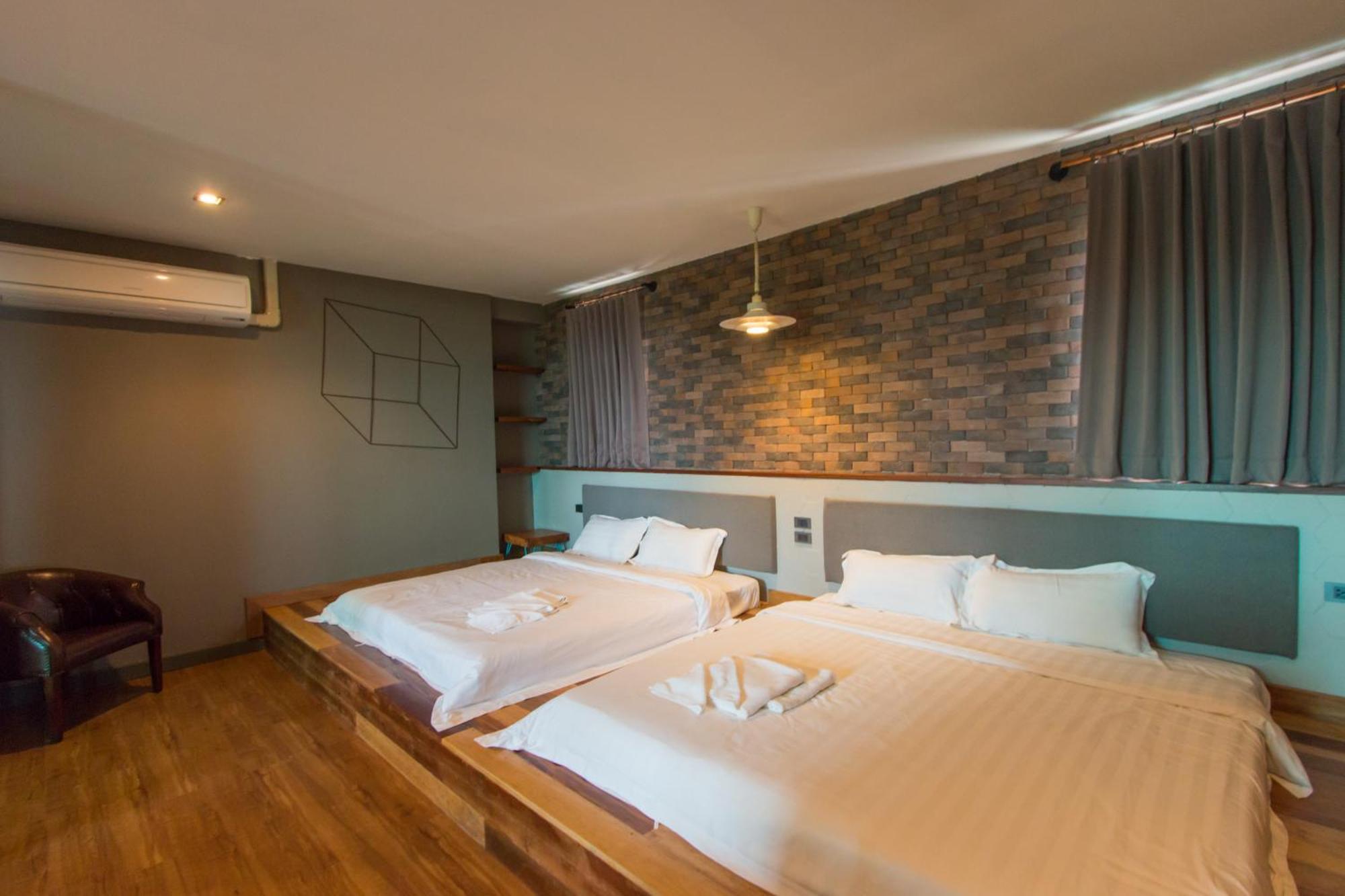 Space59 Hotel Ratchaburi Room photo